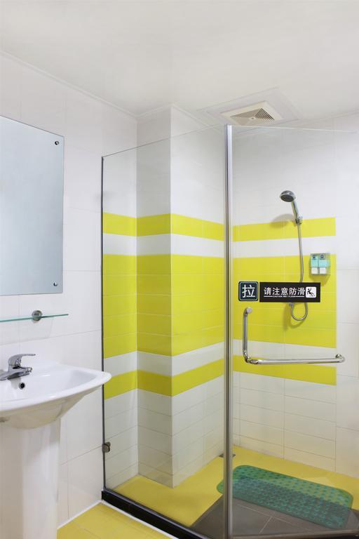 7Days Inn Guilin Railway Station Номер фото