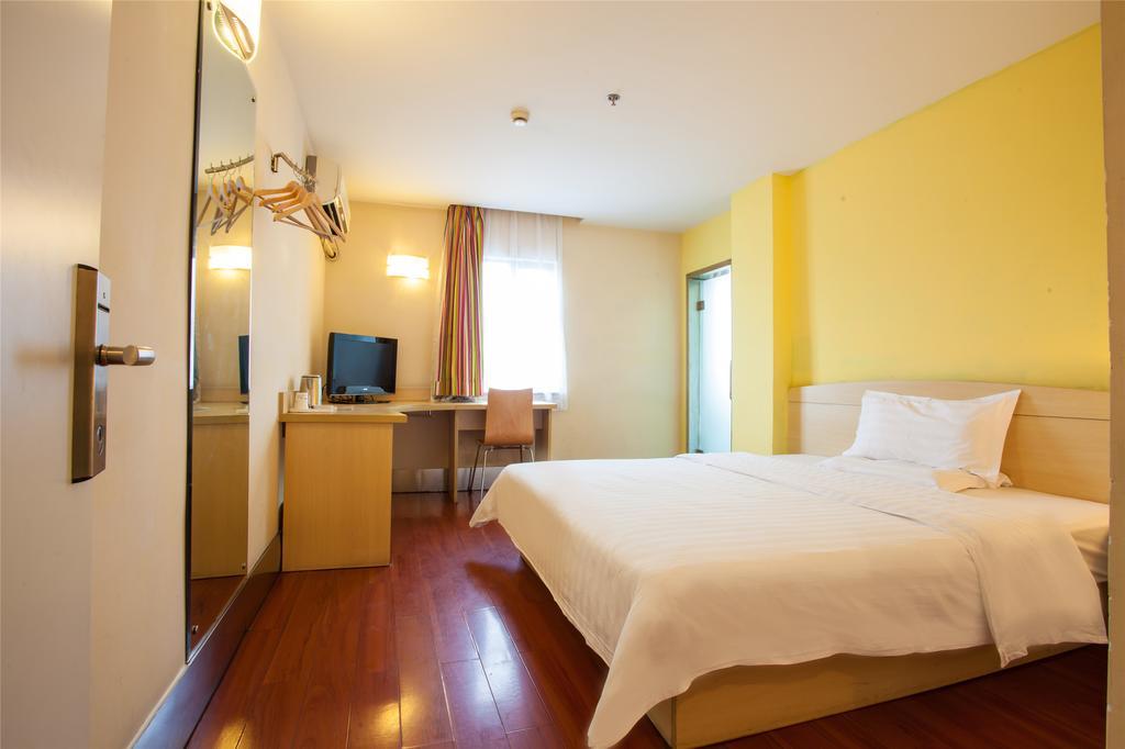 7Days Inn Guilin Railway Station Экстерьер фото