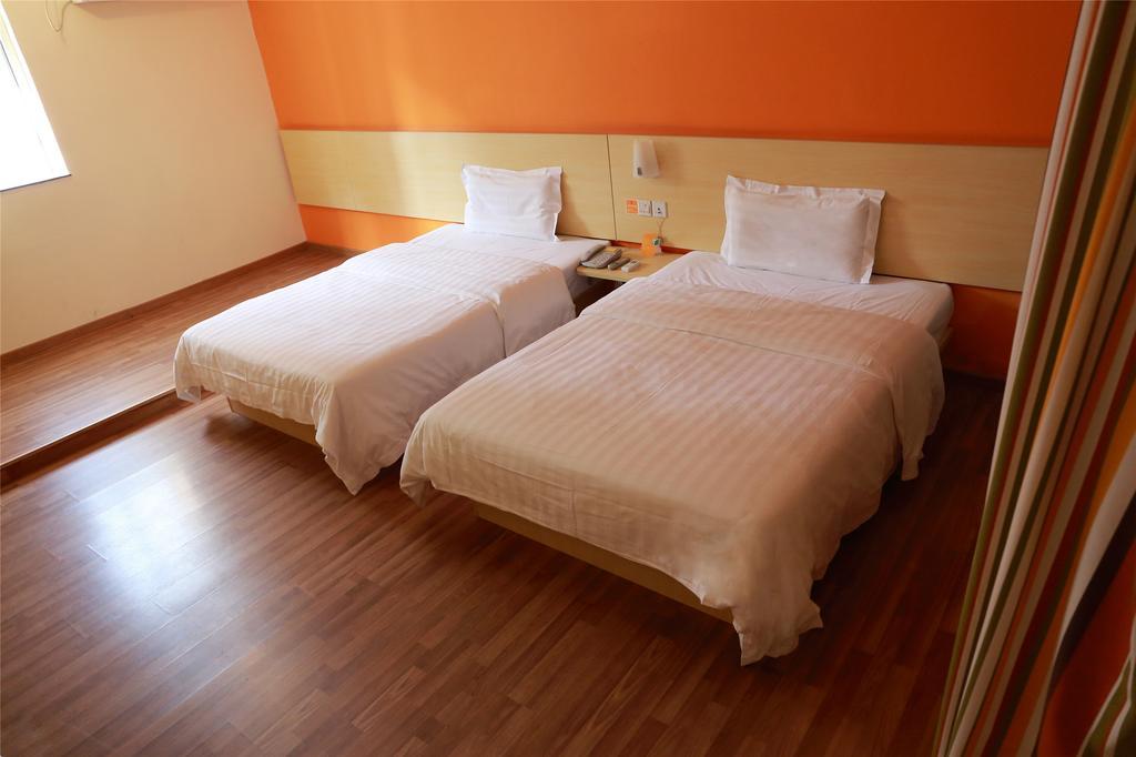 7Days Inn Guilin Railway Station Экстерьер фото