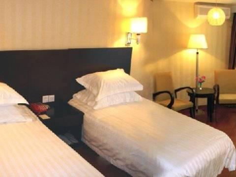 7Days Inn Guilin Railway Station Экстерьер фото